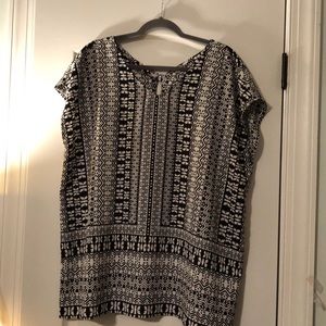 Chico’s Black and White Tunic